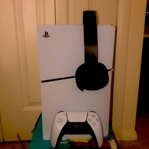 Ps5 comes with all the cords and a controller (white)